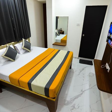 Fortuna Inn Manage By Sn Hospitality Nová Bombaj Exteriér fotografie