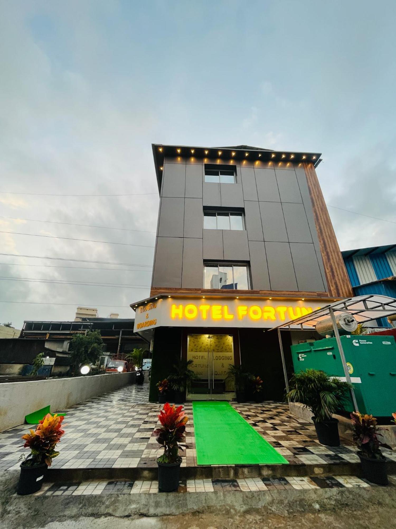 Fortuna Inn Manage By Sn Hospitality Nová Bombaj Exteriér fotografie